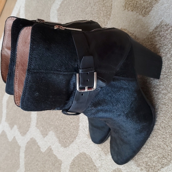 Donald J. Pliner Sarje Black Calf Hair Leather Trim Buckle Zip-Up Heeled… - Picture 1 of 15